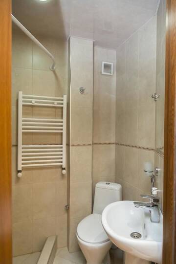 Фото номера Классический трехместный номер Отель Atlant Hotel г. Тбилиси 9