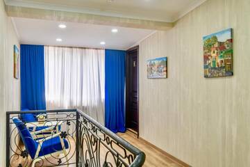 Фото номера Семейный номер Делюкс Отель Q&amp;B Hotel г. Тбилиси 8