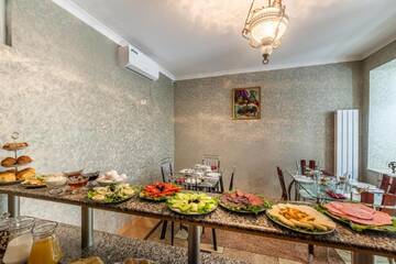 Фото номера Семейный номер Делюкс Отель Q&amp;B Hotel г. Тбилиси 15