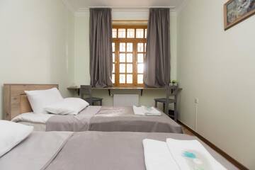 Фото номера Стандартный двухместный номер с 2 отдельными кроватями Отель Jako Boutique Hotel г. Тбилиси 6