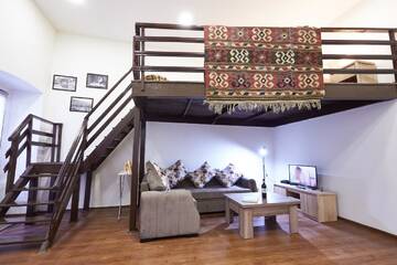 Фото Гостевой дом Pheasant Home in Old Tbilisi г. Тбилиси 2