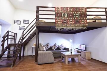 Фото номера Семейный номер Делюкс Гостевой дом Pheasant Home in Old Tbilisi г. Тбилиси 11