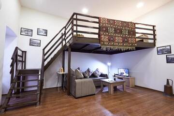 Фото номера Семейный номер Делюкс Гостевой дом Pheasant Home in Old Tbilisi г. Тбилиси 13