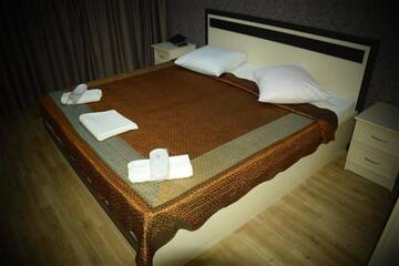 Фото номера Стандартный одноместный номер с душем Отель Hotel Kourosh г. Тбилиси 10