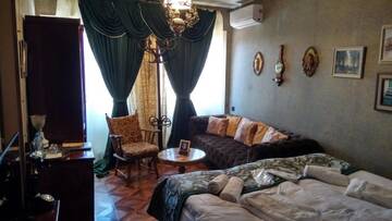 Фото номера Улучшенный двухместный номер в викторианском стиле с 1 кроватью или 2 отдельными кроватями Отель Piano Borracho Boutique Hotel Old Tbilisi г. Тбилиси 2