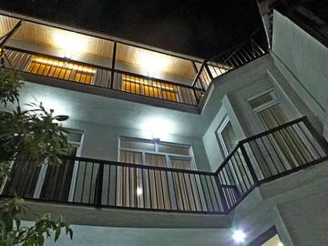 Фото номера Большой двухместный номер с 1 кроватью Отель Petre Palace г. Тбилиси 6