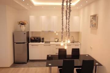 Фото номера Улучшенные апартаменты Отель Super Luxury Apartments г. Тбилиси 8