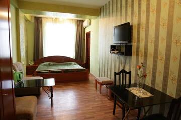 Фото номера Апартаменты в пентхаусе Отель Mia B&amp;B Old Tbilisi г. Тбилиси 3