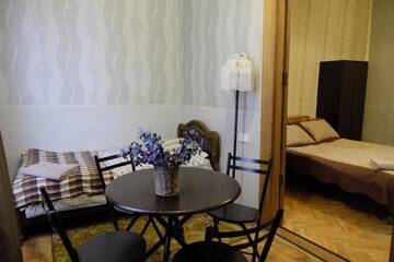 Фото номера Семейный люкс с балконом Отель Mia B&amp;B Old Tbilisi г. Тбилиси 19