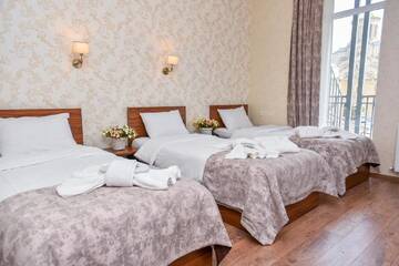 Фото номера Стандартный трехместный номер Отель MariaLuis Hotel г. Тбилиси 2