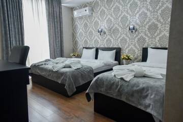 Фото номера Стандартный трехместный номер Отель MariaLuis Hotel г. Тбилиси 3