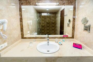 Фото номера Апартаменты - 1-й этаж Отель Elia Palace Hotel г. Тбилиси 12