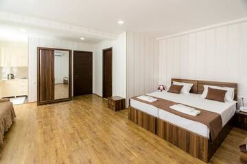 Фото номера Апартаменты - 1-й этаж Отель Elia Palace Hotel г. Тбилиси 14