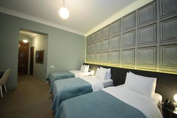 Фото номера Трехместный номер Отель Stay Boutique Hotel г. Тбилиси 3