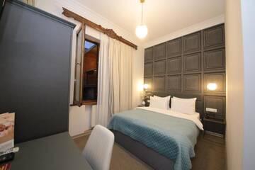 Фото номера Двухместный номер эконом-класса с 1 кроватью Отель Stay Boutique Hotel г. Тбилиси 2