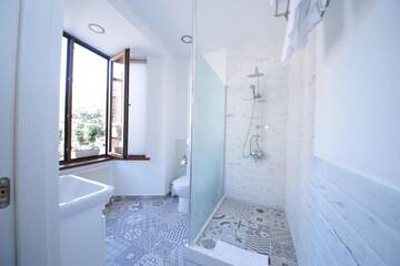 Фото номера Люкс с видом на город Отель Stay Boutique Hotel г. Тбилиси 5