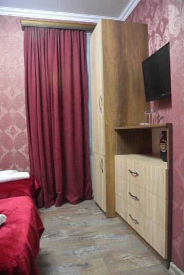 Фото номера Бюджетный двухместный номер с 2 отдельными кроватями Гостевой дом City Hotel г. Тбилиси 7