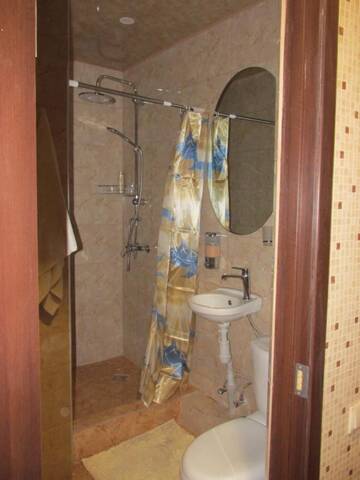 Фото номера Стандартный трехместный номер Гостевой дом Guest House Nochleg г. Тбилиси 5