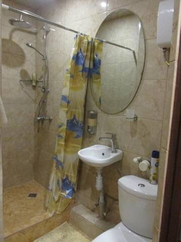 Фото номера Стандартный трехместный номер Гостевой дом Guest House Nochleg г. Тбилиси 44