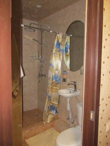 Фото номера Стандартный трехместный номер Гостевой дом Guest House Nochleg г. Тбилиси 45