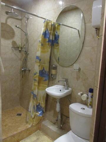 Фото номера Стандартный трехместный номер Гостевой дом Guest House Nochleg г. Тбилиси 6