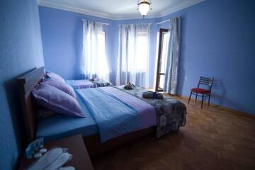Фото номера Трехместный номер с видом на город Гостевой дом G&amp;G House г. Тбилиси 9