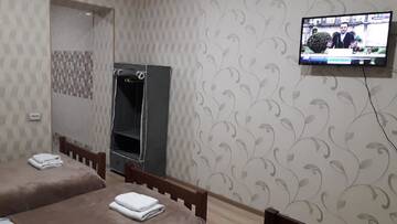 Фото номера Трехместный номер с собственной ванной комнатой Гостевой дом Apartment David г. Тбилиси 12