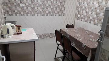 Фото номера Трехместный номер с собственной ванной комнатой Гостевой дом Apartment David г. Тбилиси 6