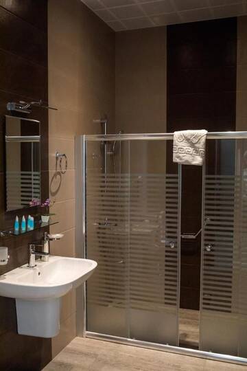 Фото номера Люкс с 2 спальнями Отель GSG Hotel г. Тбилиси 3