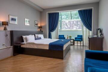 Фото номера Улучшенный семейный номер Отель Hotel Bella Casa г. Тбилиси 3