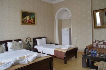 Фото номера Просторный двухместный номер с 2 отдельными кроватями Отель Hotel Old Avlabari г. Тбилиси 4
