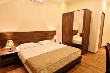 Фото номера Стандартный двухместный номер с 1 кроватью Отель MGK Hotel г. Тбилиси 4