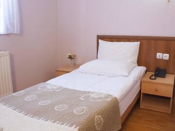 Фото номера Семейный номер Отель Hotel Skip г. Тбилиси 5