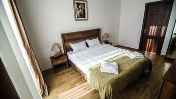 Фото номера Стандартный двухместный номер с 1 кроватью Отель Hotel King Tom г. Тбилиси 7