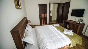 Фото номера Стандартный двухместный номер с 1 кроватью Отель Hotel King Tom г. Тбилиси 12