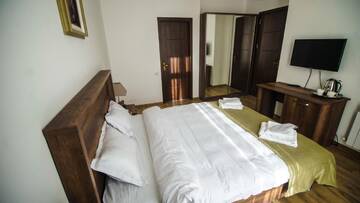 Фото номера Стандартный двухместный номер с 1 кроватью Отель Hotel King Tom г. Тбилиси 6