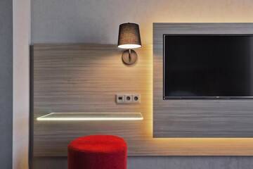 Фото номера Номер с кроватью размера «queen-size» Отель Moxy Tbilisi by Marriott г. Тбилиси 10