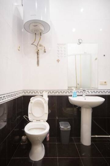 Фото номера Четырехместный номер с террасой Гостевой дом Terrace House Tbilisi г. Тбилиси 17