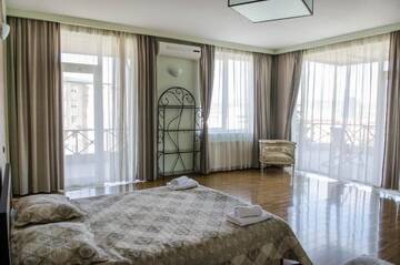 Фото номера Четырехместный номер с террасой Гостевой дом Terrace House Tbilisi г. Тбилиси 26