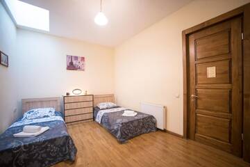 Фото номера Двухместный номер с 2 отдельными кроватями Гостевой дом Terrace House Tbilisi г. Тбилиси 7