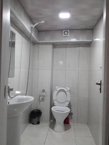 Фото номера Трехместный номер с основными удобствами Отель Hotel Beni г. Тбилиси 9