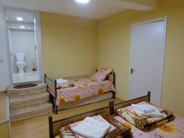 Фото номера Трехместный номер с основными удобствами Отель Hotel Beni г. Тбилиси 10