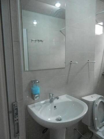 Фото номера Двухместный номер Делюкс с 1 кроватью и ванной Гостевой дом guest house katia tbilisi г. Тбилиси 8