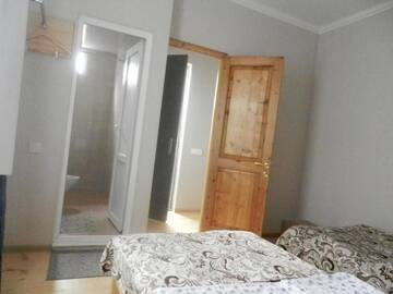 Фото номера Двухместный номер Делюкс с 1 кроватью и ванной Гостевой дом guest house katia tbilisi г. Тбилиси 13