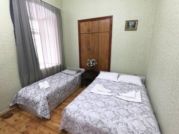 Фото номера Дом с 1 спальней Дома для отпуска Zuras Great Studio in Old Tbilisi г. Тбилиси 11