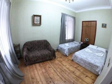 Фото номера Дом с 1 спальней Дома для отпуска Zuras Great Studio in Old Tbilisi г. Тбилиси 29