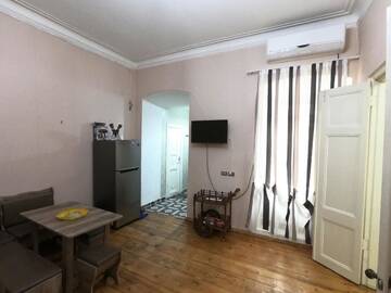 Фото номера Дом с 1 спальней Дома для отпуска Zuras Great Studio in Old Tbilisi г. Тбилиси 9