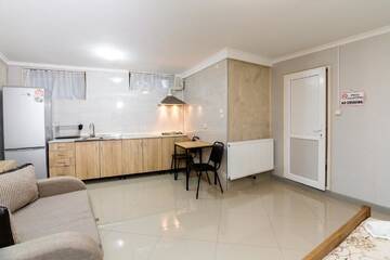 Фото номера Четырехместный номер &quot;Комфорт&quot; Гостевой дом Holiday House г. Тбилиси 6
