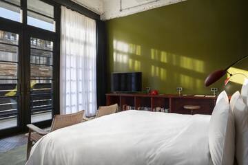 Фото номера Двухместный номер с 1 кроватью Отель Stamba Hotel г. Тбилиси 3