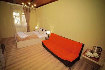 Фото номера Семейный полулюкс Отель 5 Rooms г. Тбилиси 6